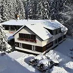 Hostel Zahradky *